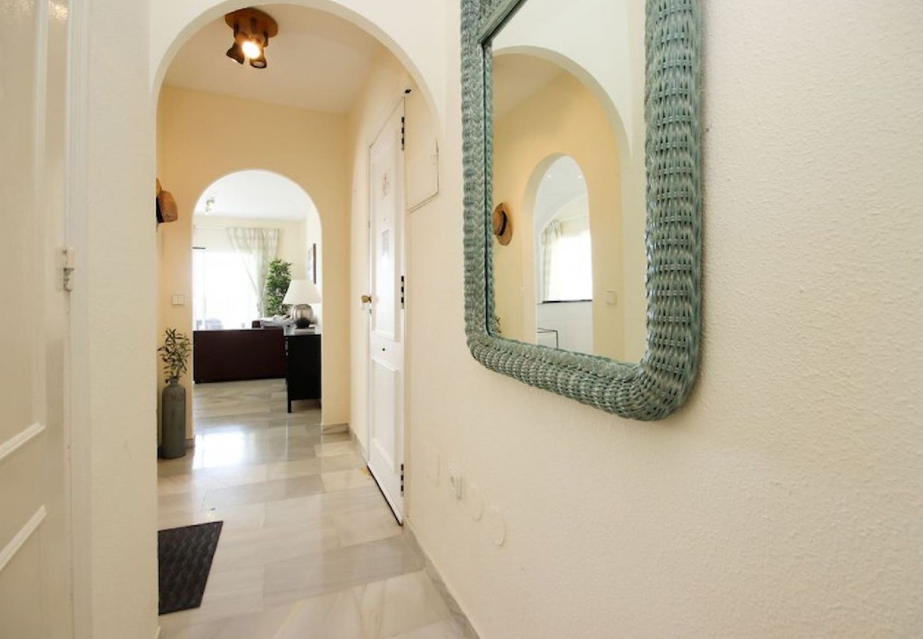 Apartamento en Mijas Costa - Apartamento de dos dormitorios en Calahonda con vistas al mar