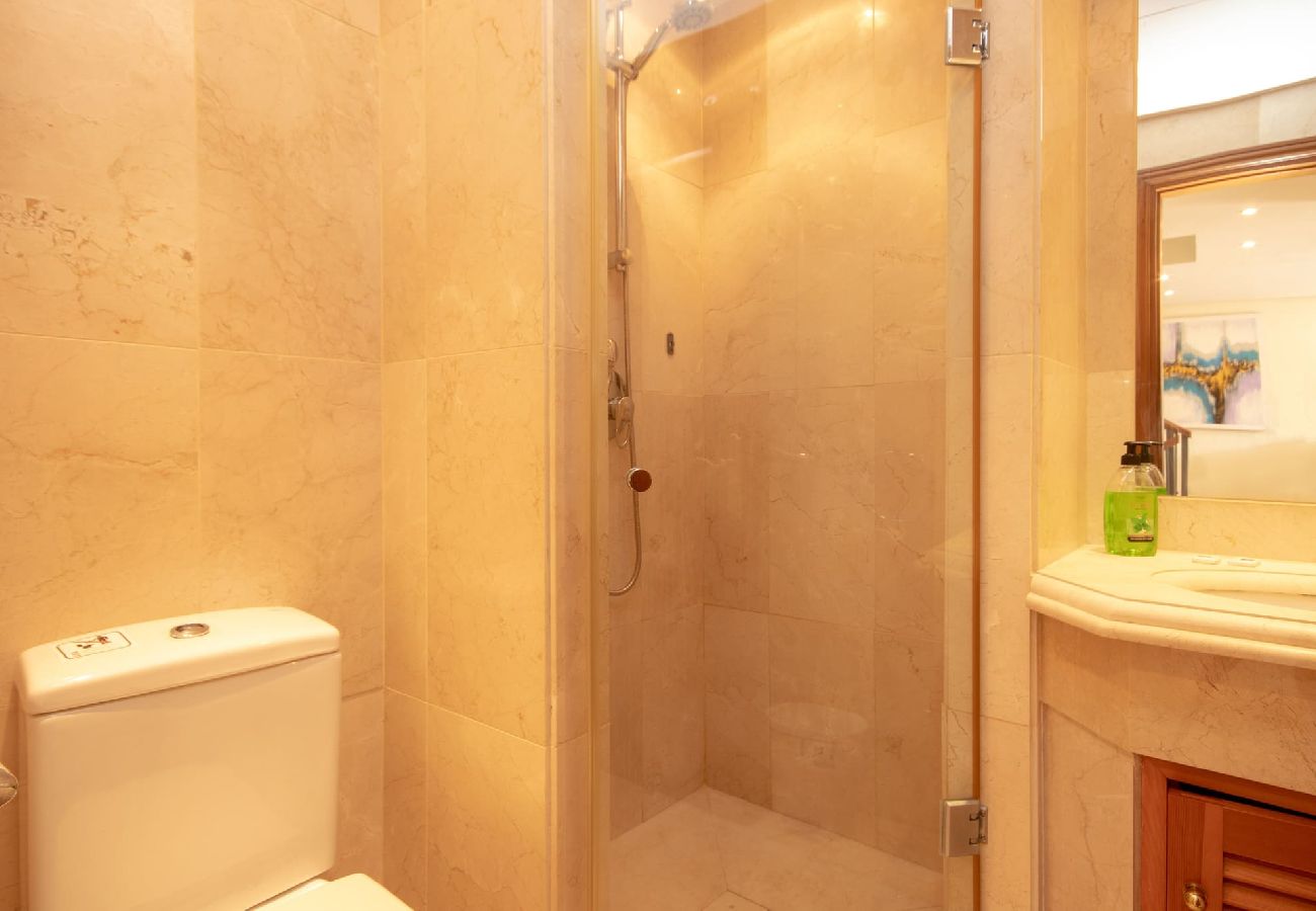 Casa adosada en Mijas Costa - Amplio apartamento reformado de 4 dormitorios en Riviera del Sol