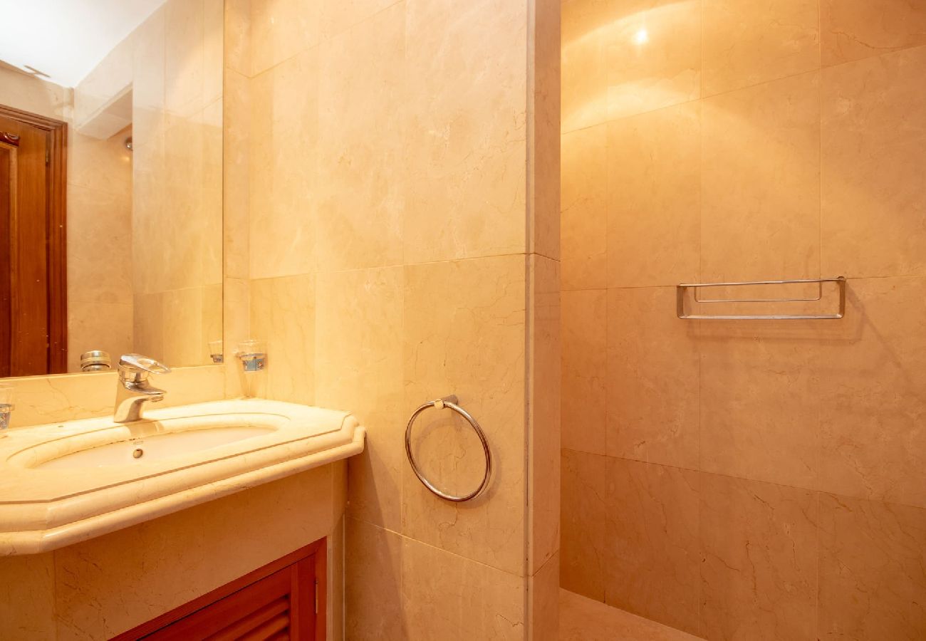 Casa adosada en Mijas Costa - Amplio apartamento reformado de 4 dormitorios en Riviera del Sol