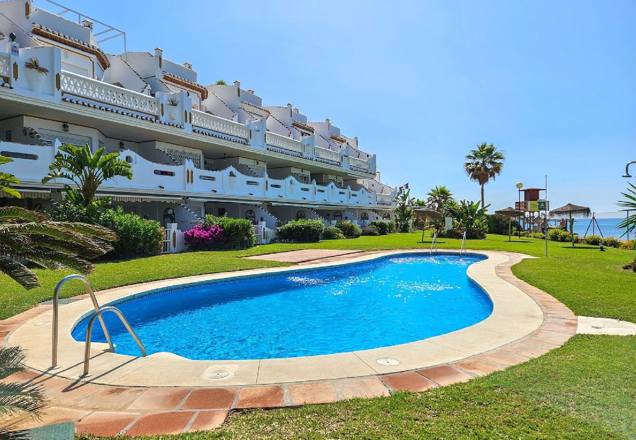 Apartamento en Mijas Costa - Apartamento de lujo de 2 dormitorios frente al mar en estilo Bali-Boho