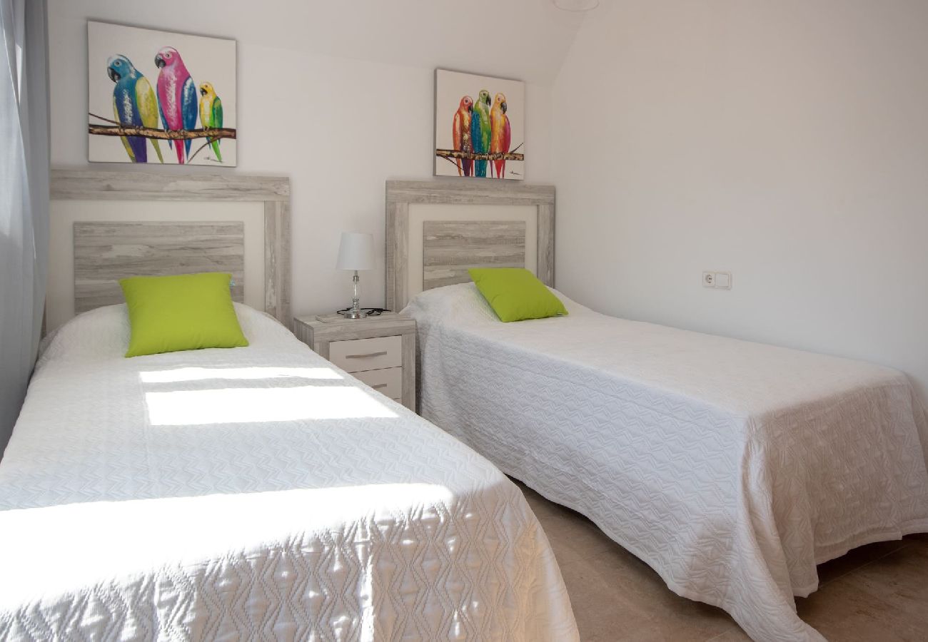 Apartamento en Manilva - Ático dúplex de 3 dormitorios, Hacienda Guadalupe Duquesa