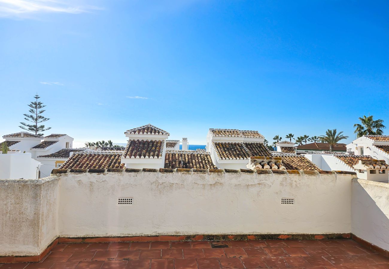 Casa adosada en La Cala de Mijas - Casa adosada de 3 dormitorios con azotea, a 100 m de la playa