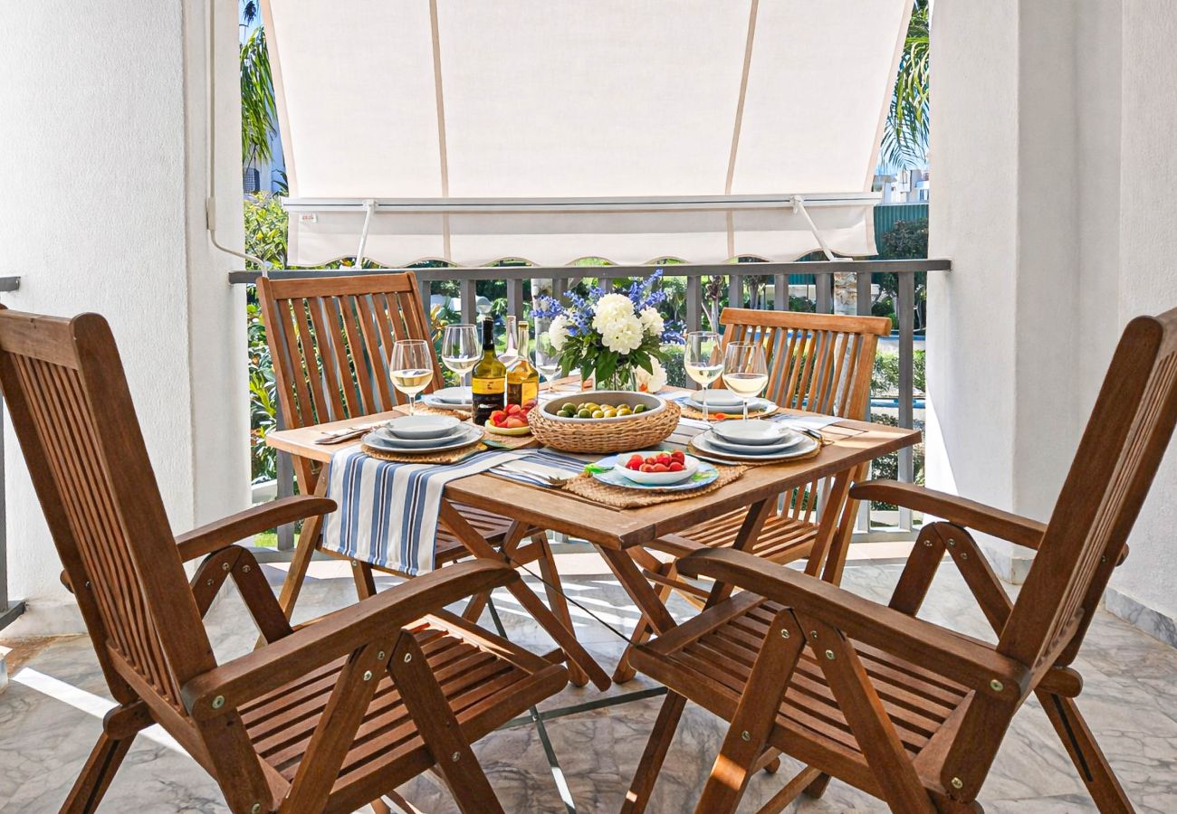 Apartamento en Marbella - Puerto Banús, a 400 metros de la playa.