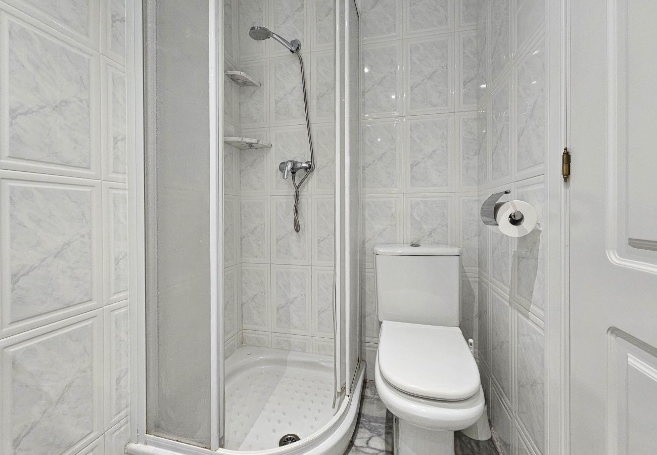 Apartamento en Marbella - Puerto Banús, a 400 metros de la playa.