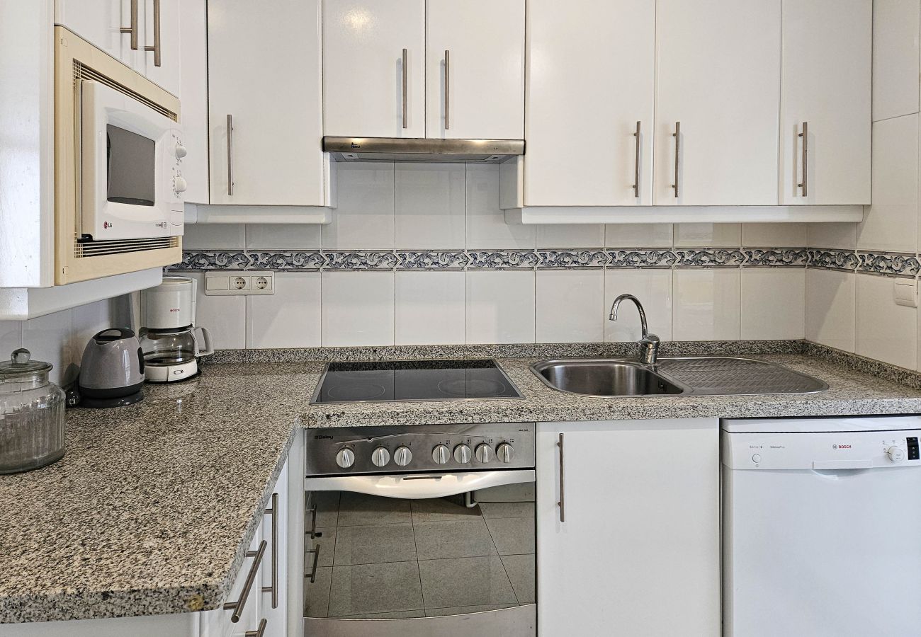 Apartamento en Marbella - Puerto Banús, a 400 metros de la playa.