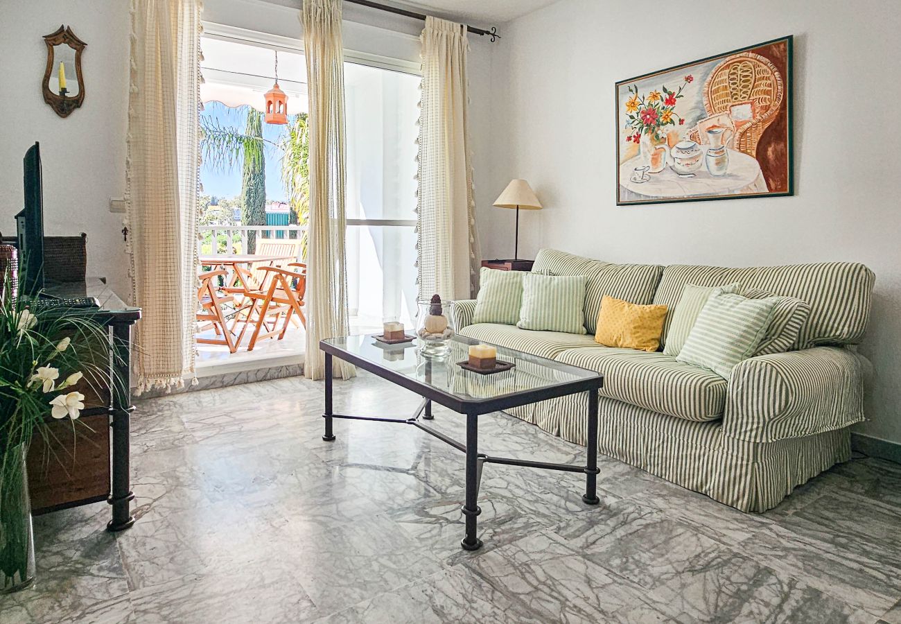 Apartamento en Marbella - Puerto Banús, a 400 metros de la playa.