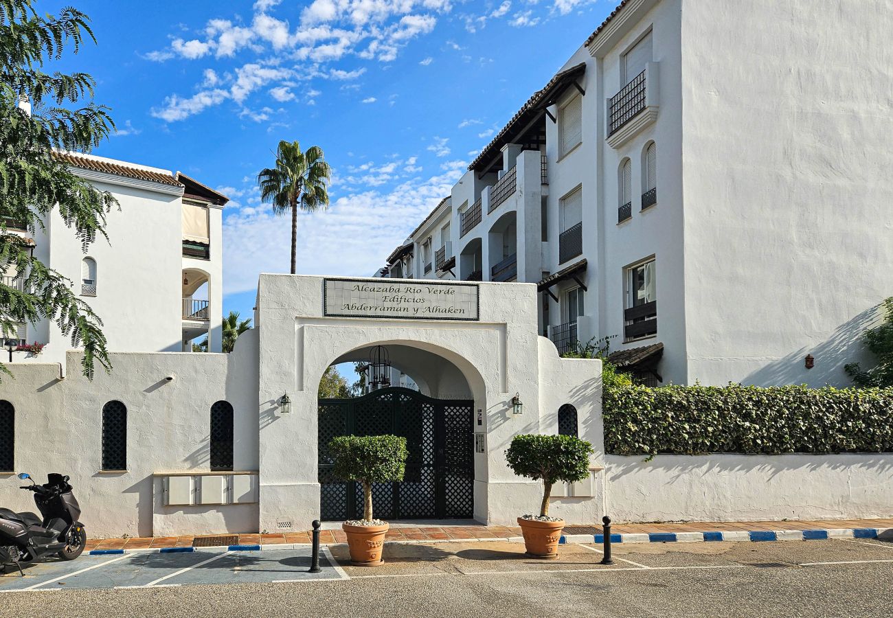 Apartamento en Marbella - Puerto Banús, a 400 metros de la playa.