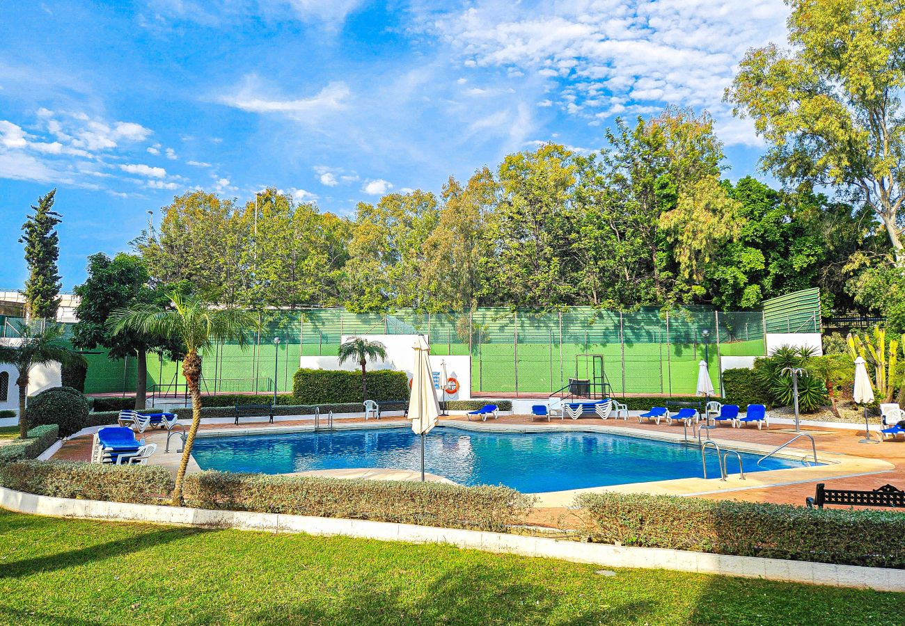 Apartamento en Marbella - Puerto Banús, a 400 metros de la playa.