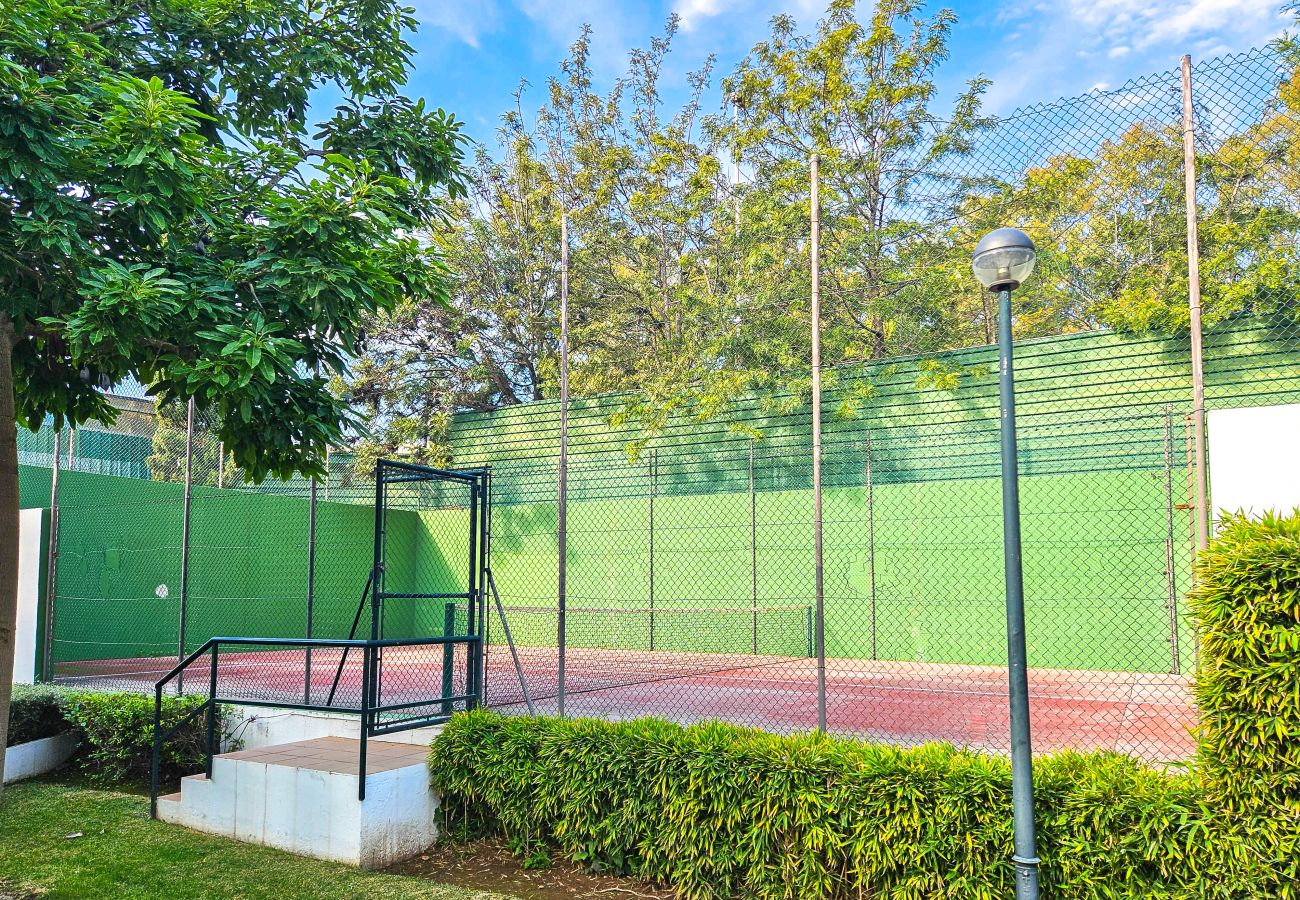 Apartamento en Marbella - Puerto Banús, a 400 metros de la playa.