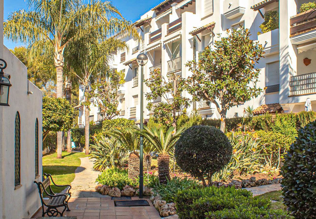 Apartamento en Marbella - Puerto Banús, a 400 metros de la playa.