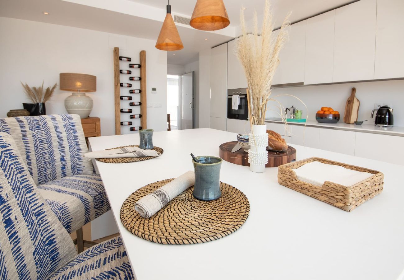 Apartamento en Manilva - Impresionantes vistas al mar y azotea, Manilva