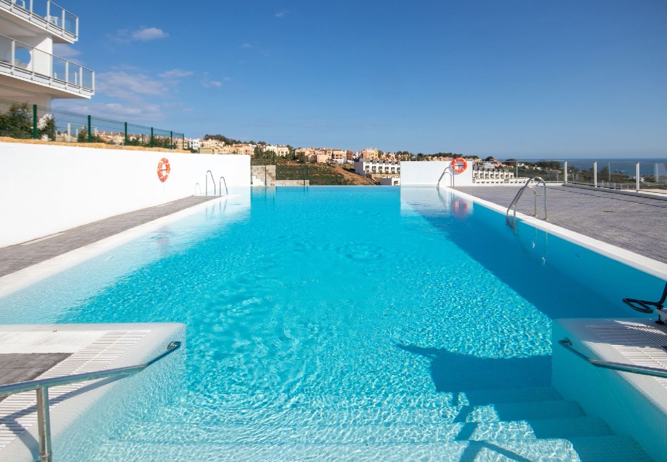 Apartamento en Manilva - Impresionantes vistas al mar y azotea, Manilva