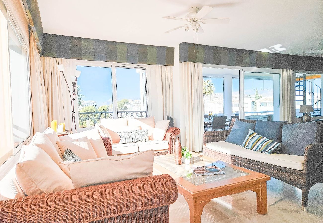 Apartamento en Mijas Costa - Atico de dos dormitorios en Miraflores con vistas al mar