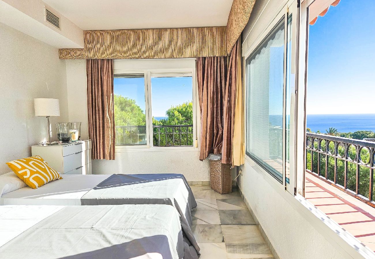 Apartamento en Mijas Costa - Atico de dos dormitorios en Miraflores con vistas al mar