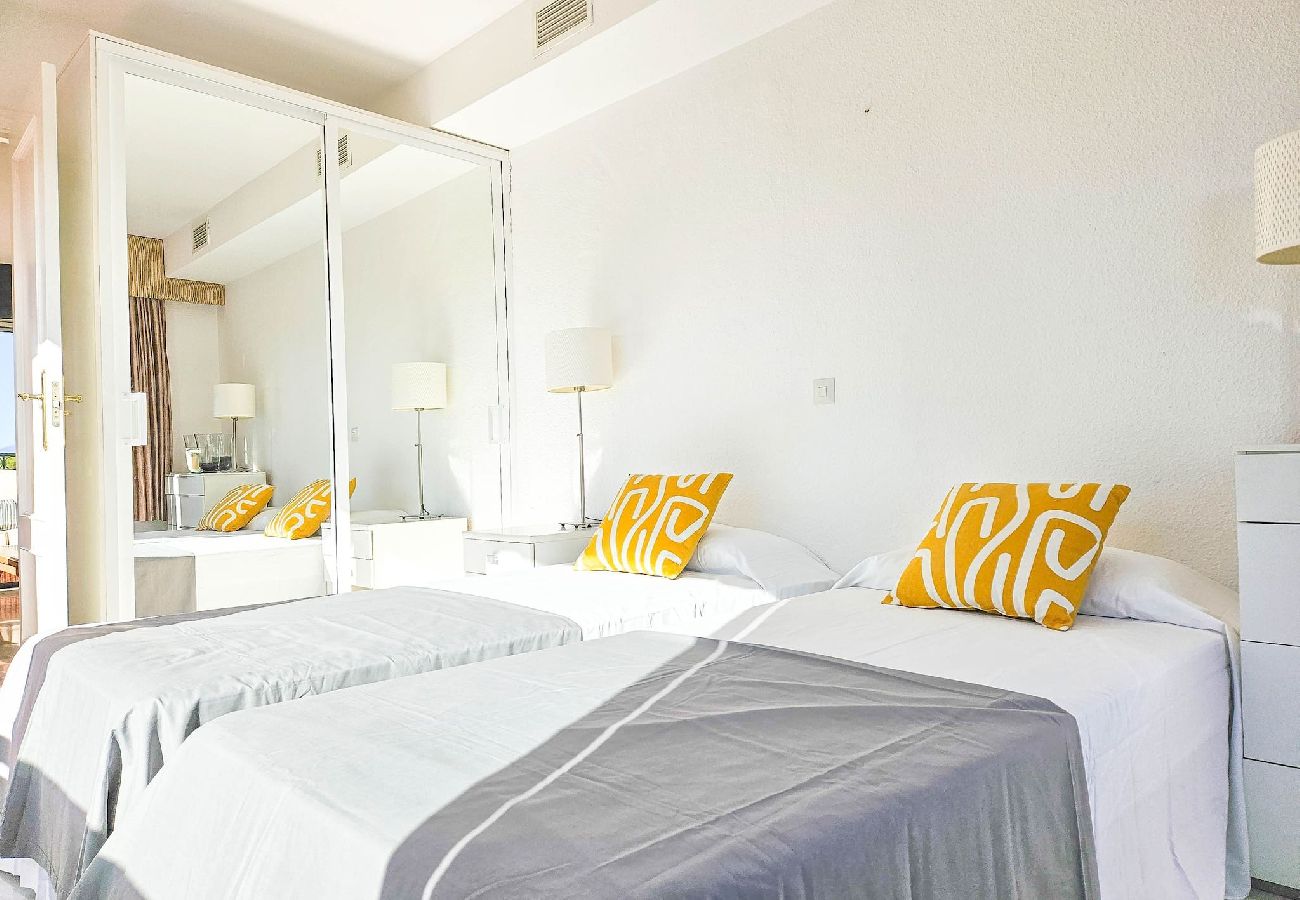 Apartamento en Mijas Costa - Atico de dos dormitorios en Miraflores con vistas al mar