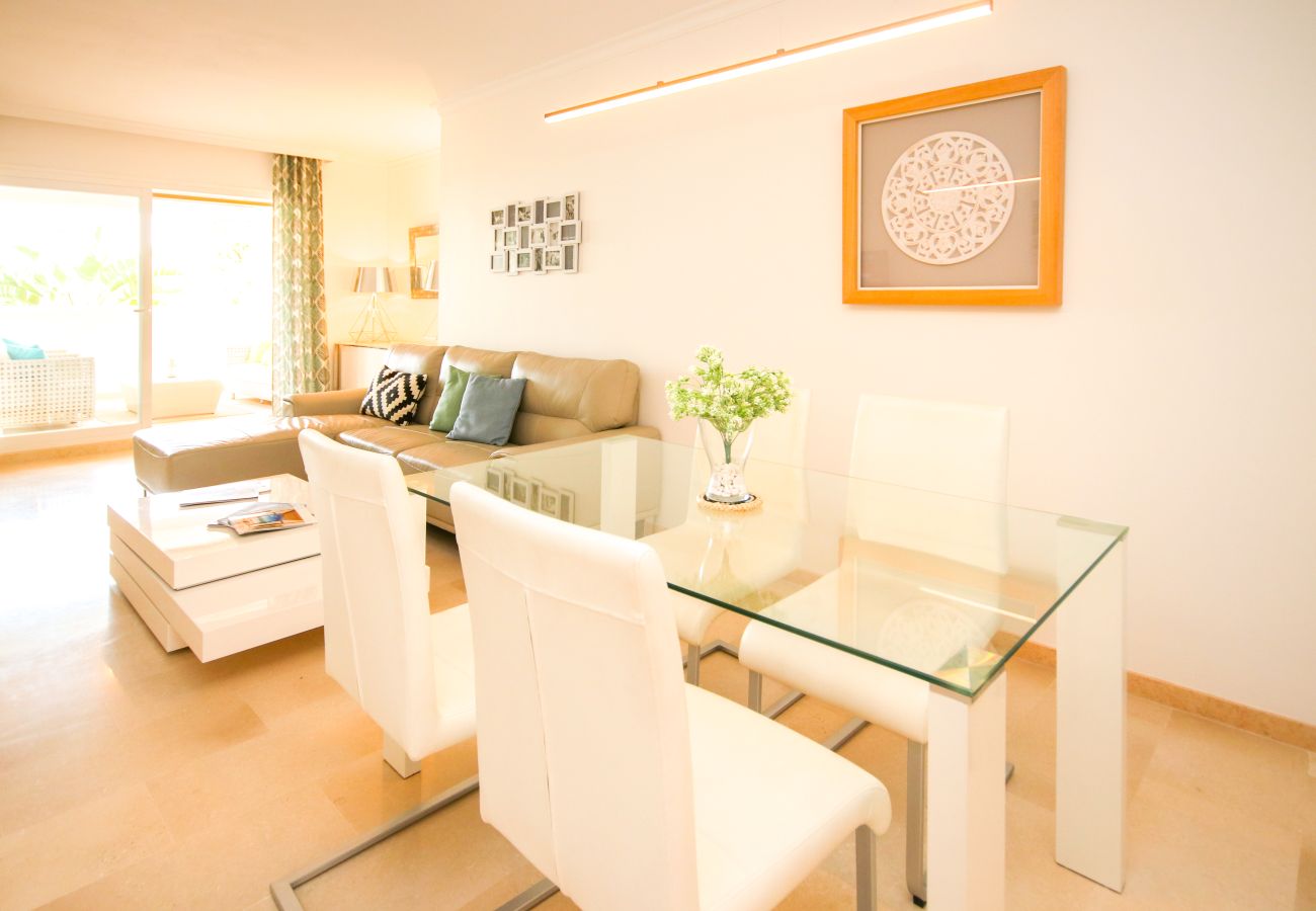 Apartamento en Marbella - Precioso apartamento de 2 dormitorios cerca del golf Los Lagos Elviria