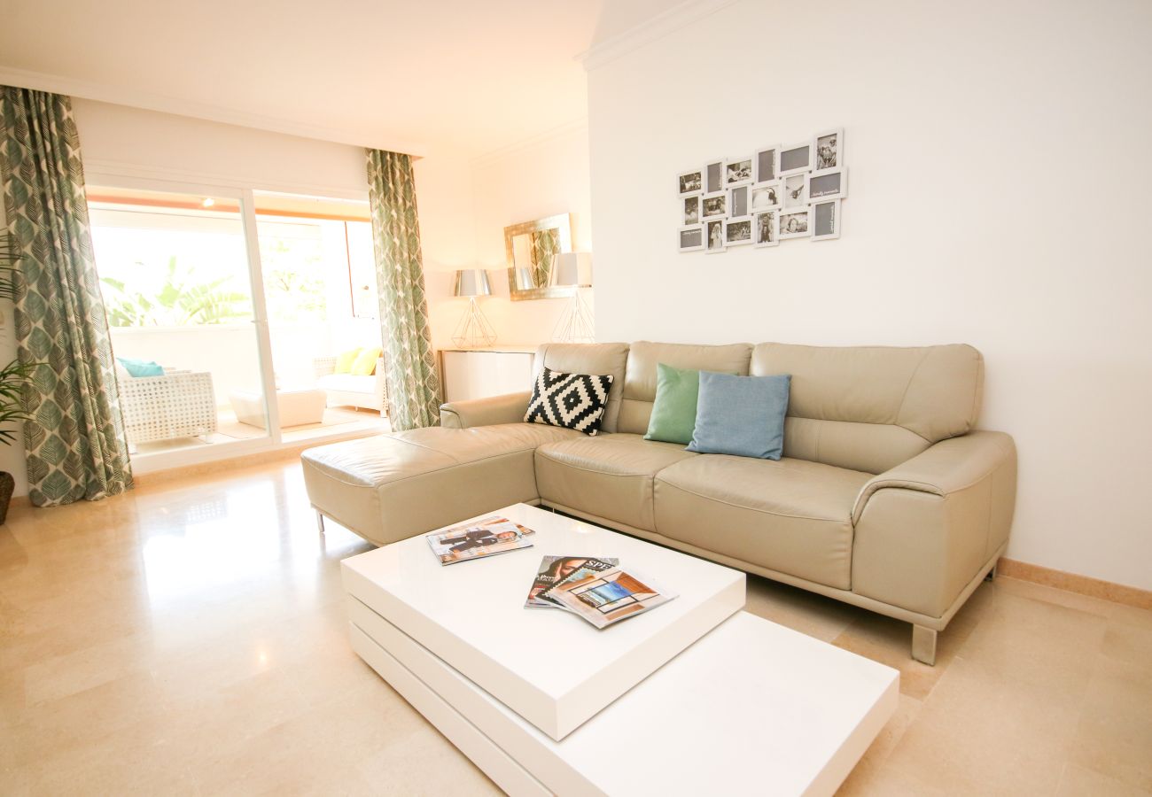 Apartamento en Marbella - Precioso apartamento de 2 dormitorios cerca del golf Los Lagos Elviria