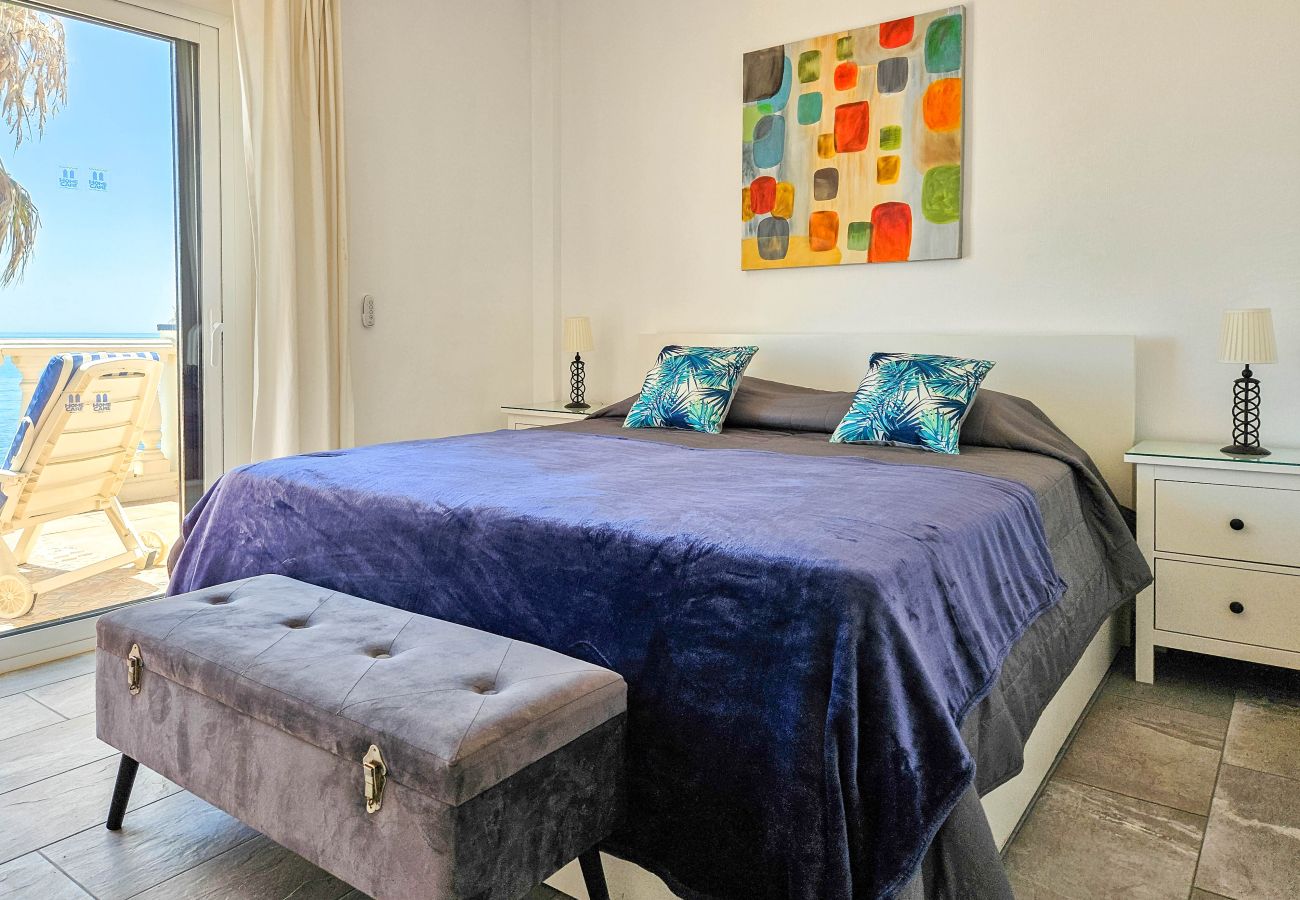 Apartamento en Mijas Costa - Apartamento de dos dormitorios frente al mar, vistas panorámicas al mar