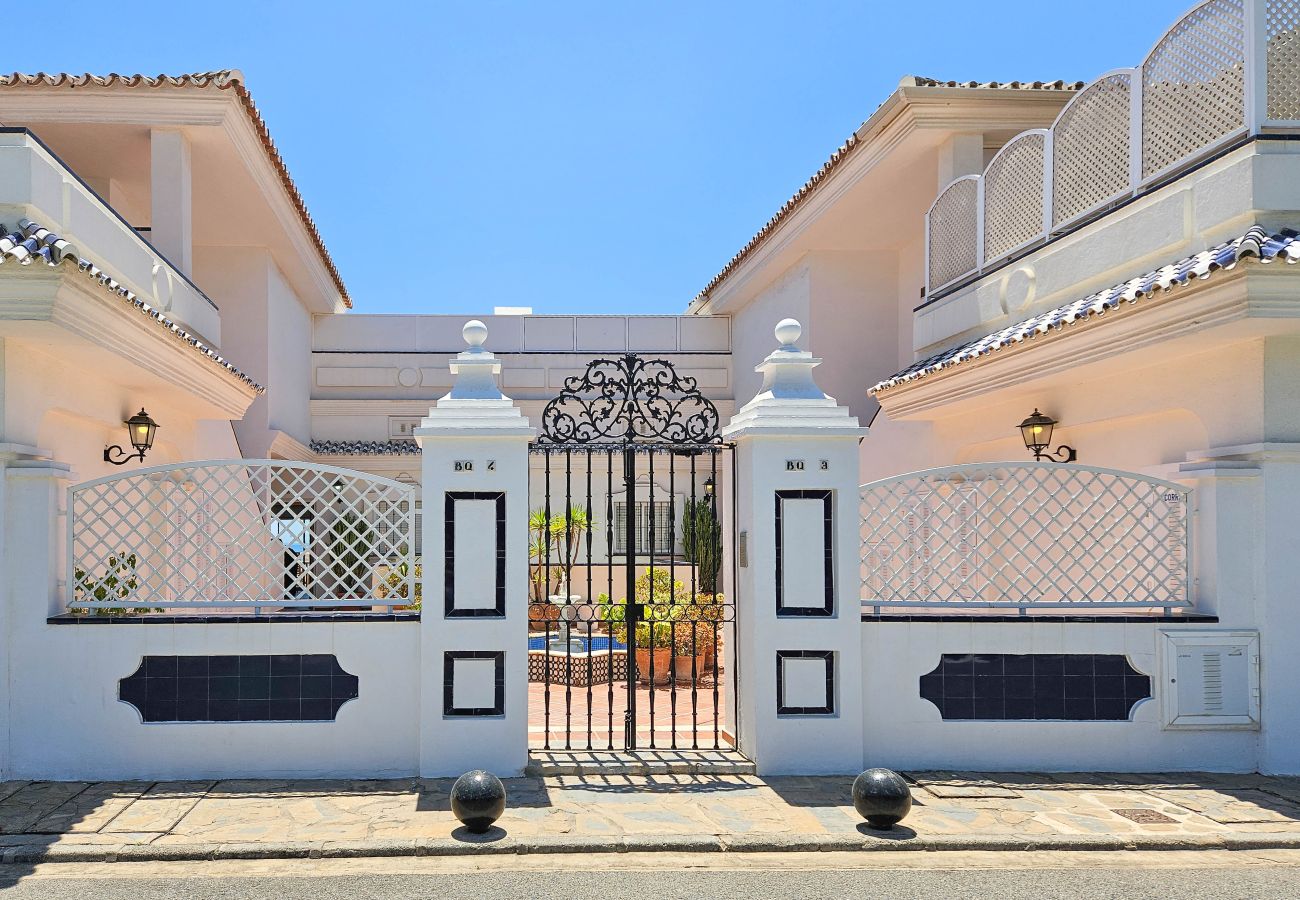 Apartamento en Mijas Costa - Apartamento de dos dormitorios frente al mar, vistas panorámicas al mar