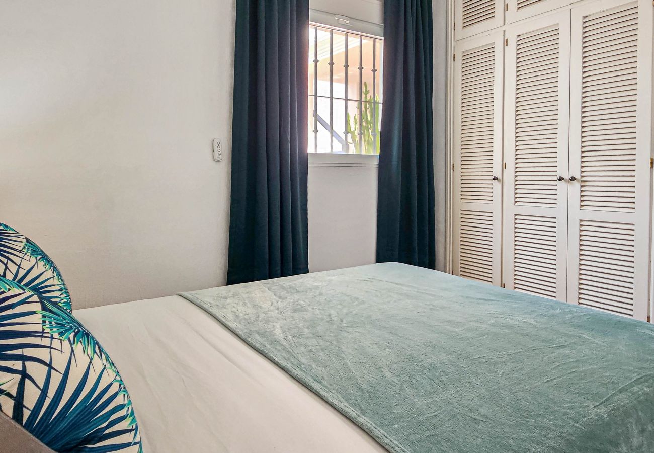 Apartamento en Mijas Costa - Apartamento de dos dormitorios frente al mar, vistas panorámicas al mar