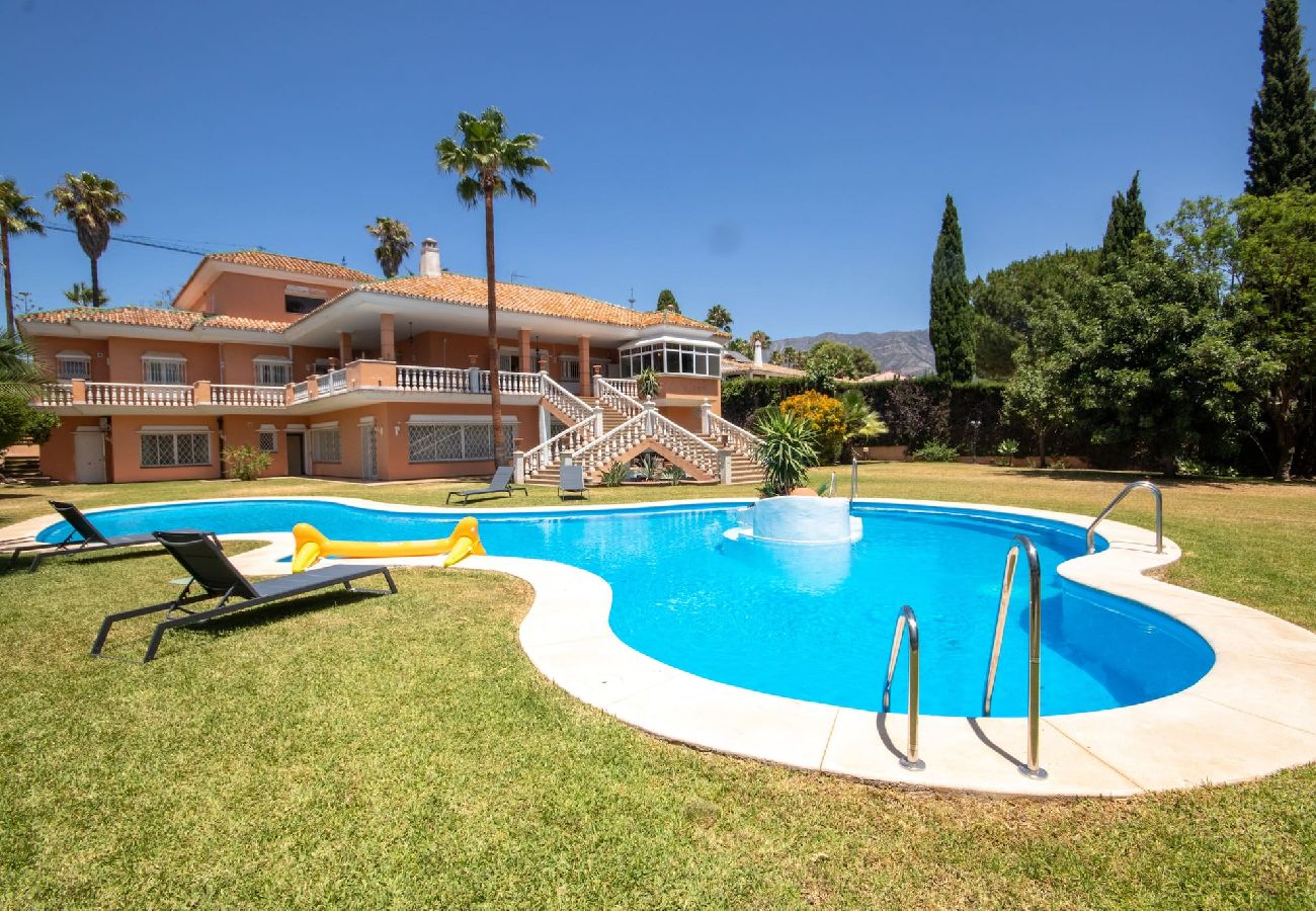 Villa en Mijas Costa - Villa de 7 dormitorios con increíbles instalaciones en Mijas Golf