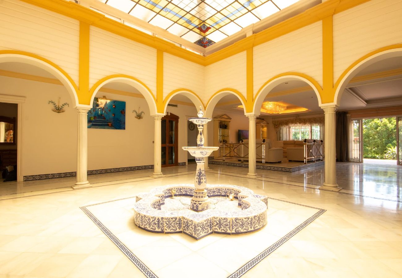 Villa en Mijas Costa - Villa de 7 dormitorios con increíbles instalaciones en Mijas Golf