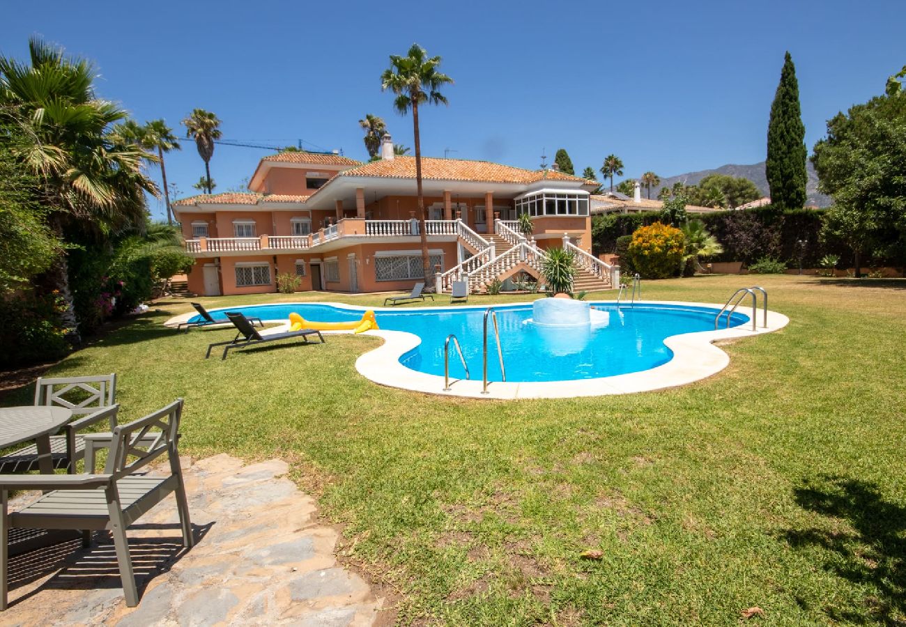 Villa en Mijas Costa - Villa de 7 dormitorios con increíbles instalaciones en Mijas Golf