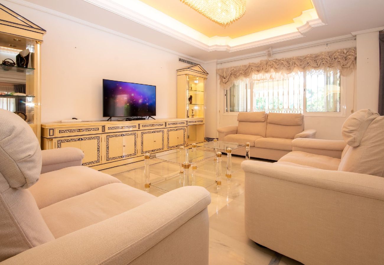 Villa en Mijas Costa - Villa de 7 dormitorios con increíbles instalaciones en Mijas Golf