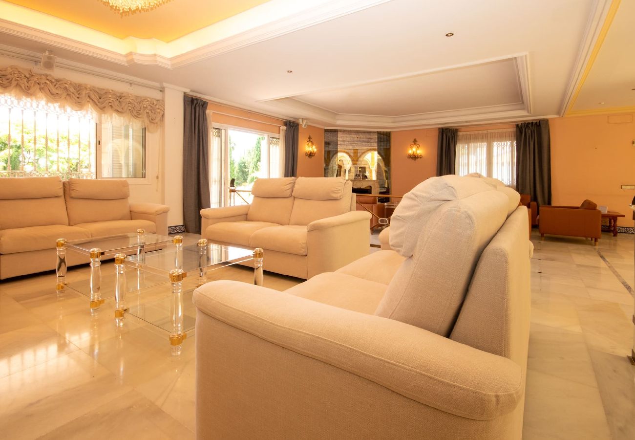 Villa en Mijas Costa - Villa de 7 dormitorios con increíbles instalaciones en Mijas Golf