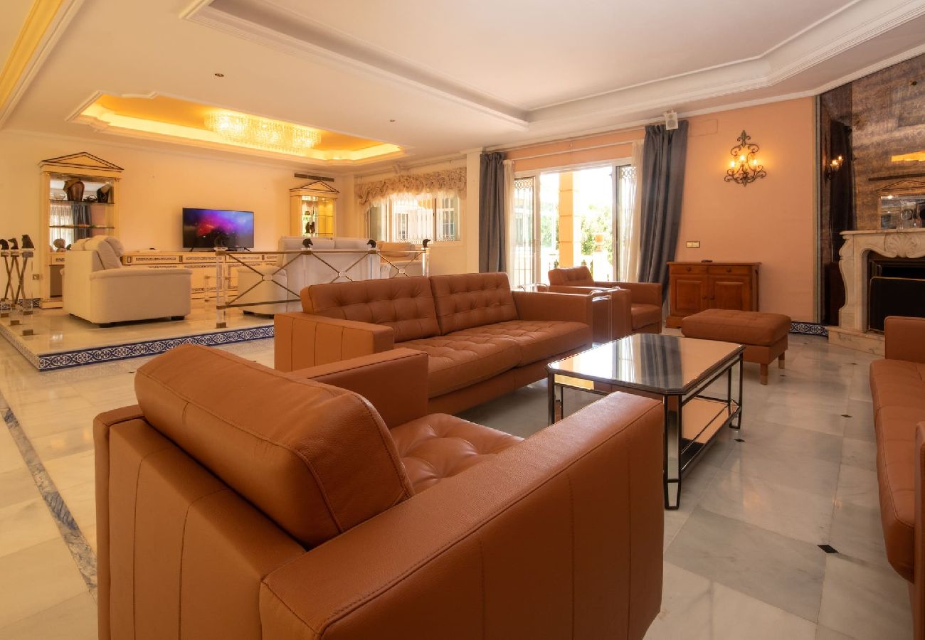 Villa en Mijas Costa - Villa de 7 dormitorios con increíbles instalaciones en Mijas Golf
