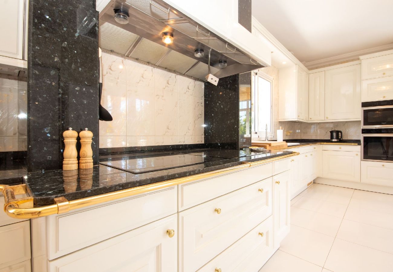 Villa en Mijas Costa - Villa de 7 dormitorios con increíbles instalaciones en Mijas Golf
