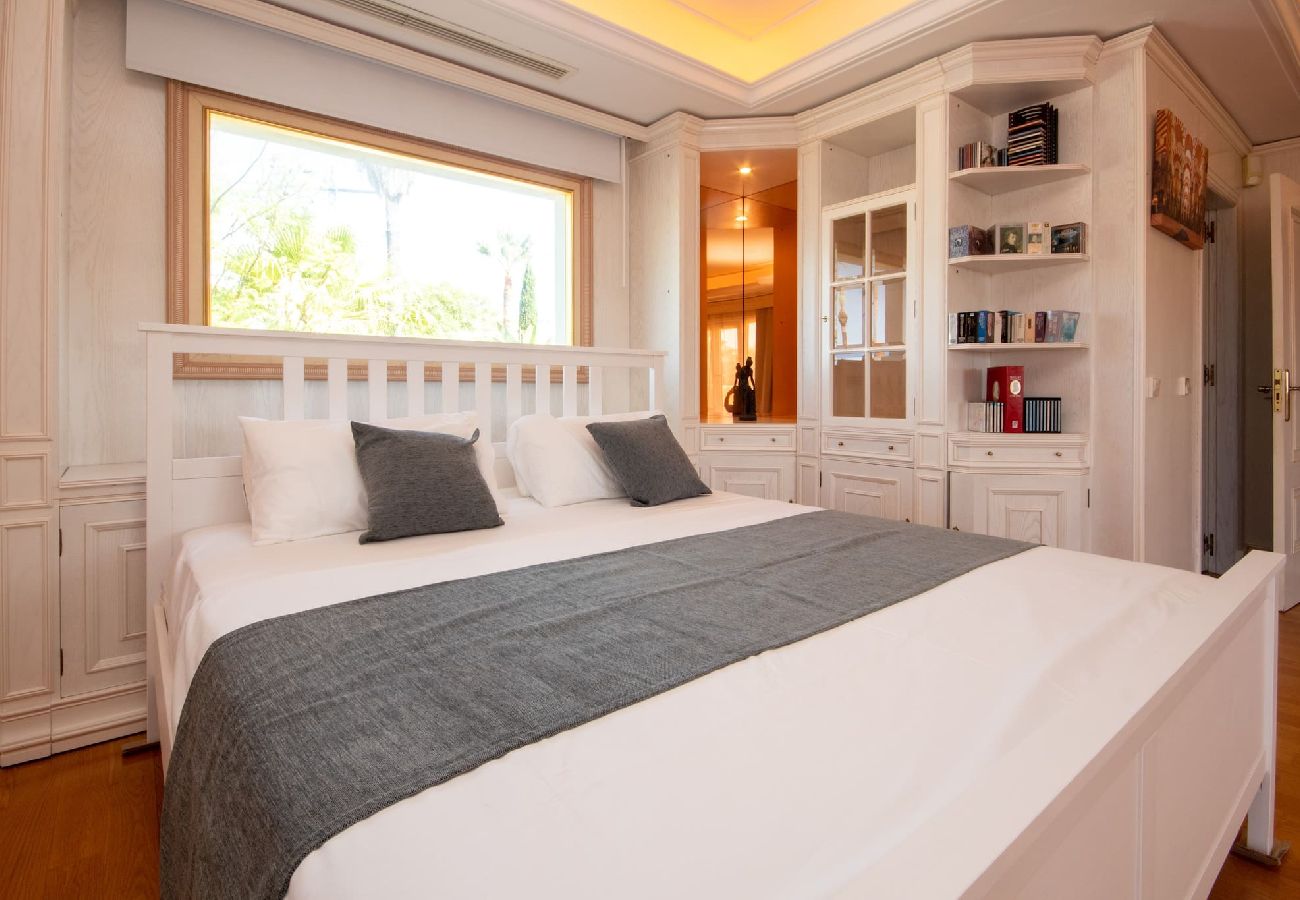 Villa en Mijas Costa - Villa de 7 dormitorios con increíbles instalaciones en Mijas Golf