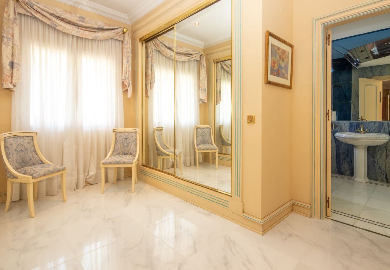 Villa en Mijas Costa - Villa de 7 dormitorios con increíbles instalaciones en Mijas Golf
