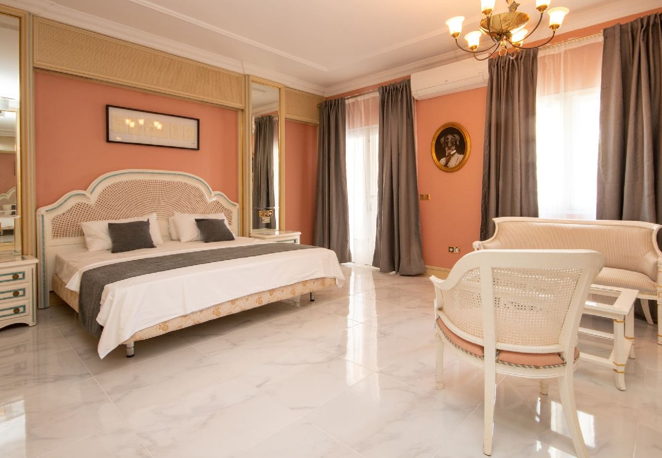 Villa en Mijas Costa - Villa de 7 dormitorios con increíbles instalaciones en Mijas Golf