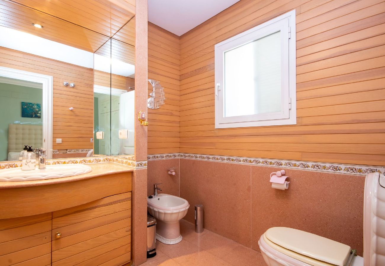 Villa en Mijas Costa - Villa de 7 dormitorios con increíbles instalaciones en Mijas Golf