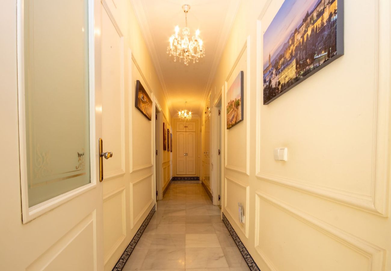 Villa en Mijas Costa - Villa de 7 dormitorios con increíbles instalaciones en Mijas Golf