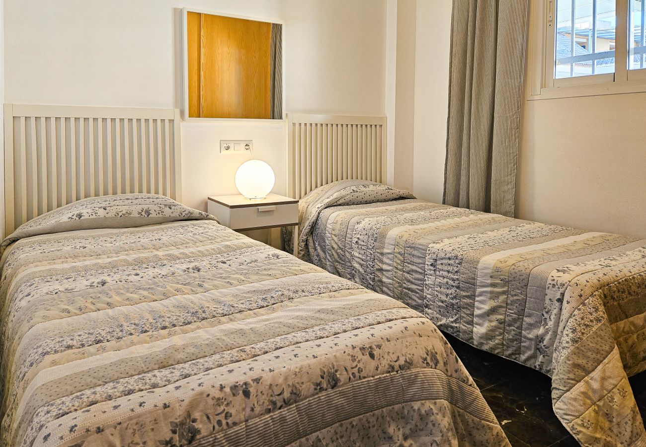 Apartamento en Fuengirola - Apartamento de dos habitaciones en alquiler cerca de Fuengirola