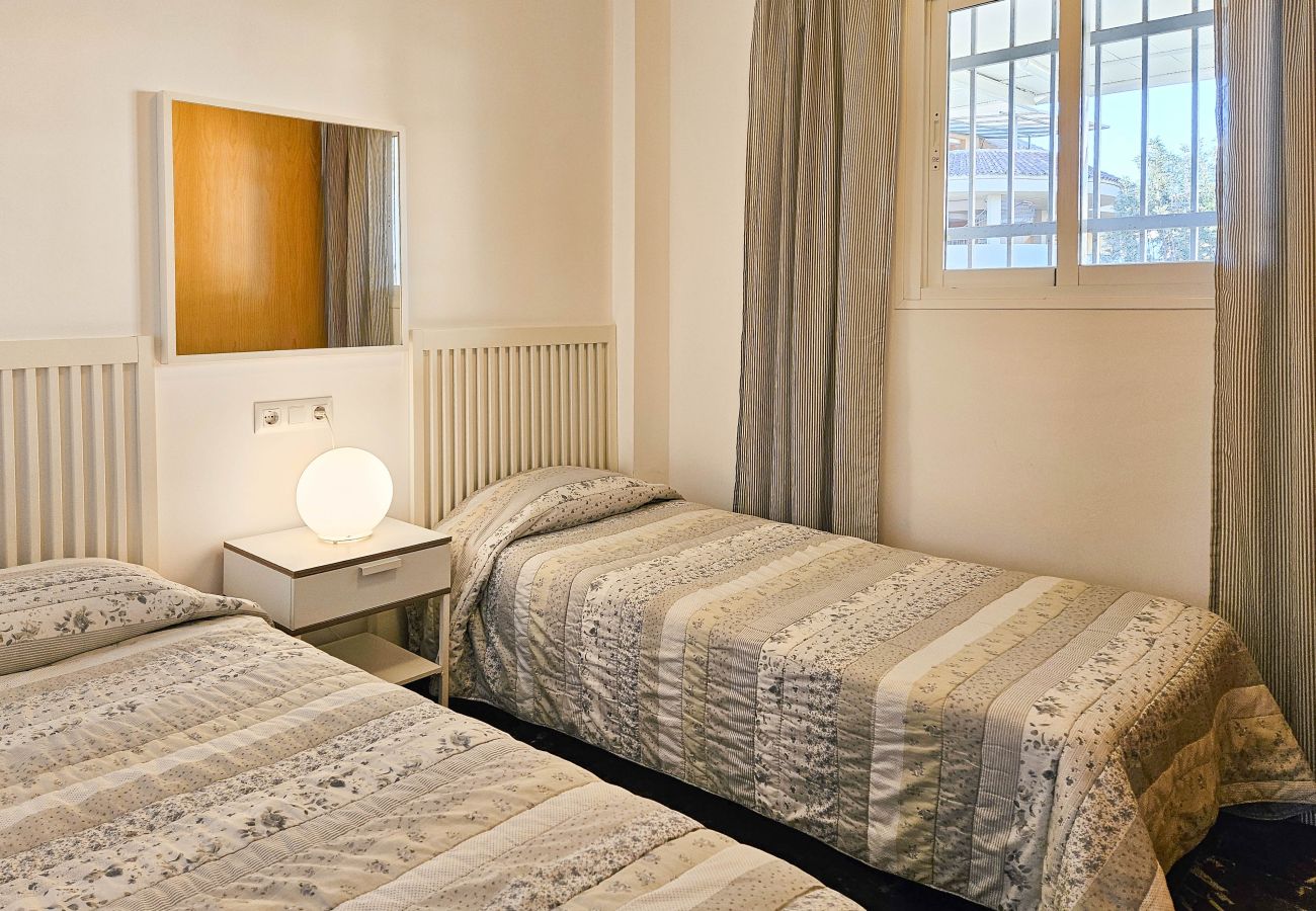 Apartamento en Fuengirola - Apartamento de dos habitaciones en alquiler cerca de Fuengirola