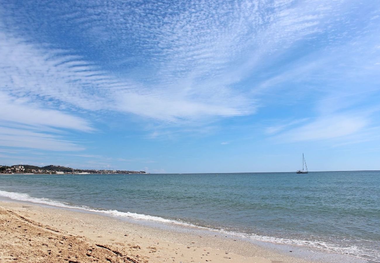 Apartamento en La Cala de Mijas - Amplio y moderno apartamento de 3 dormitorios cerca del complejo La Cala Golf