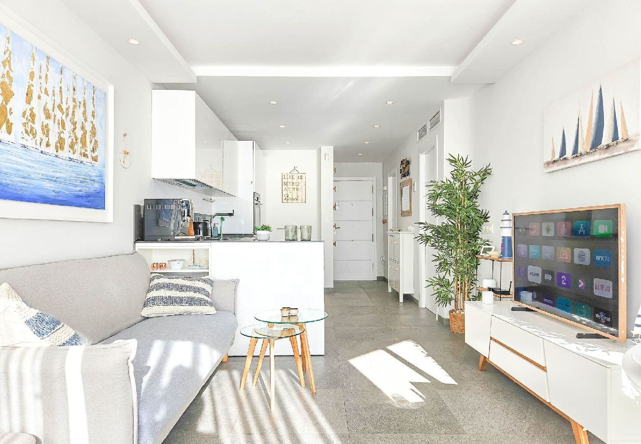 Apartamento en Mijas Costa - Ático en primera línea de playa con vistas al mar y barbacoa