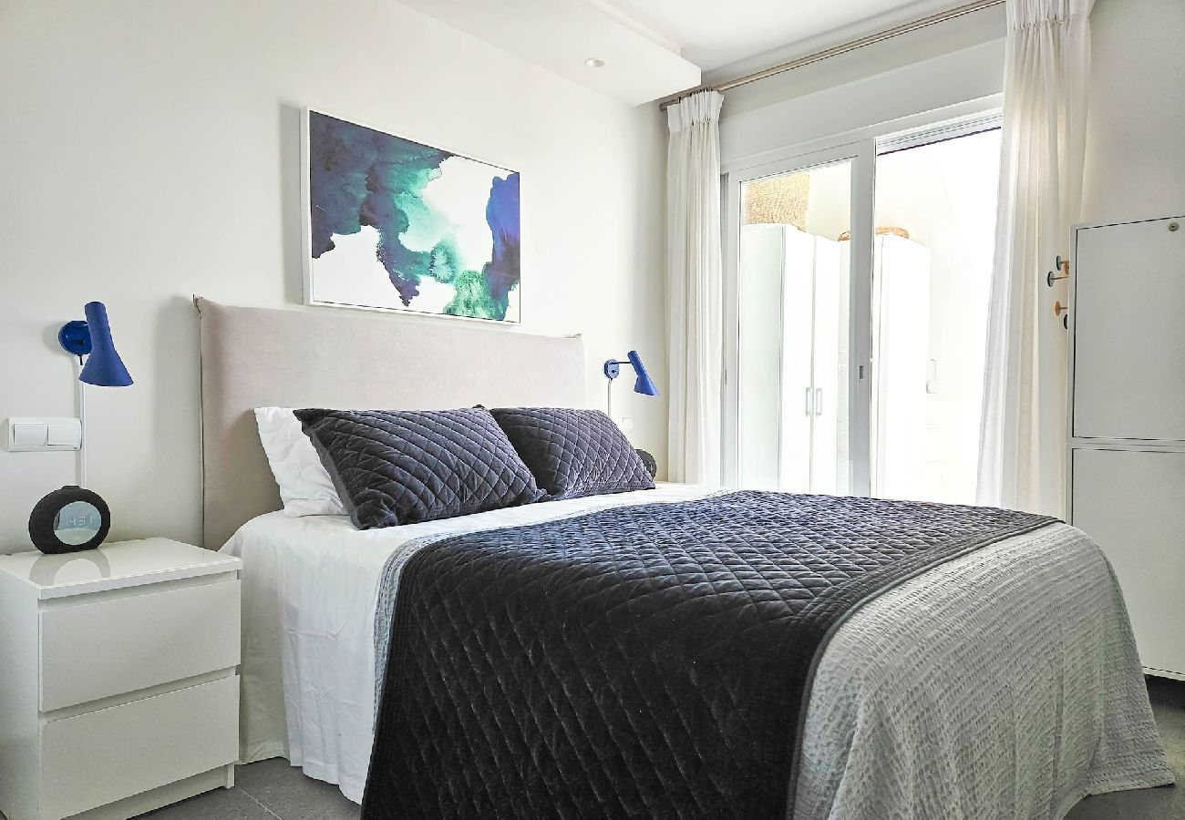 Apartamento en Mijas Costa - Ático en primera línea de playa con vistas al mar y barbacoa