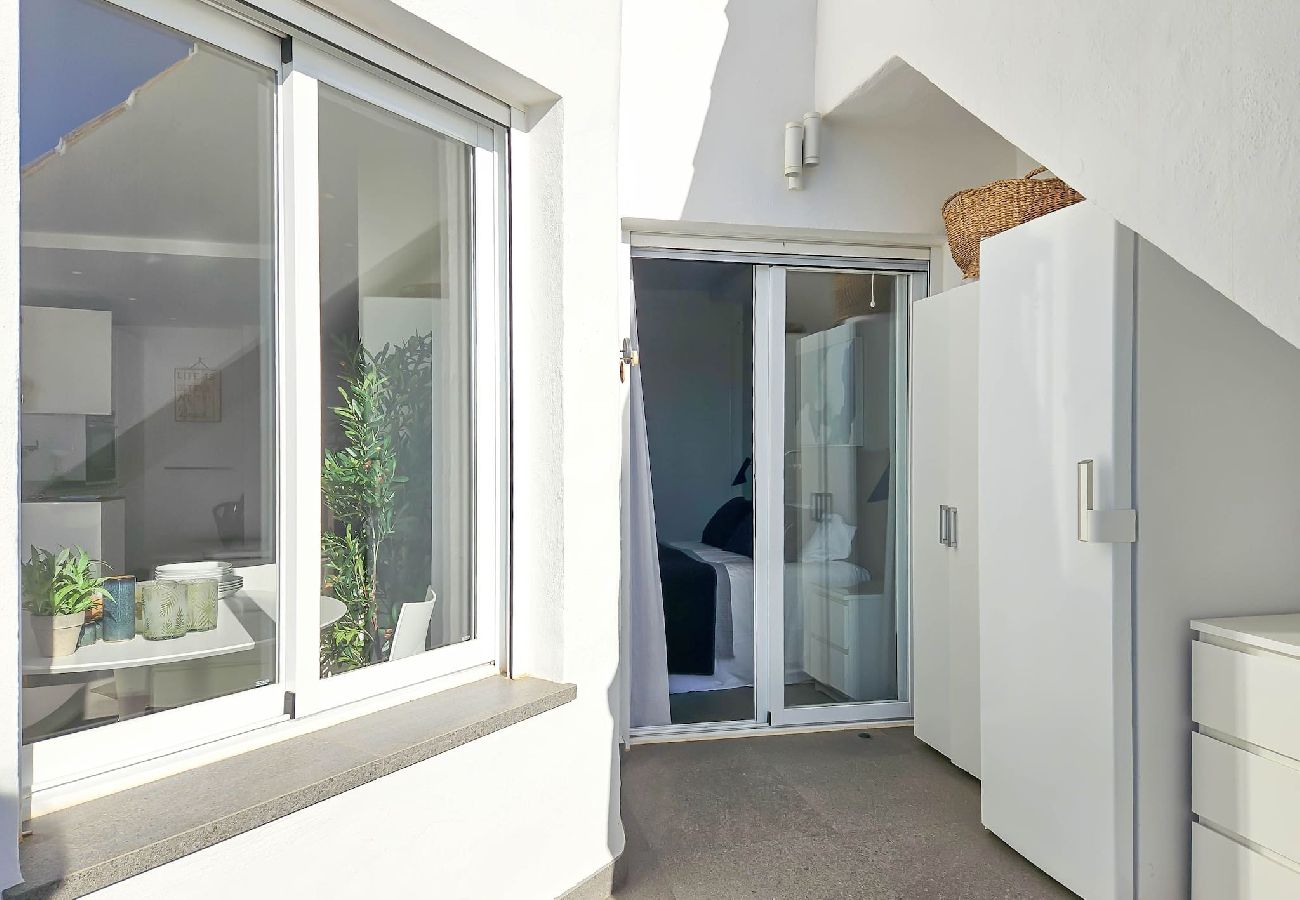 Apartamento en Mijas Costa - Ático en primera línea de playa con vistas al mar y barbacoa