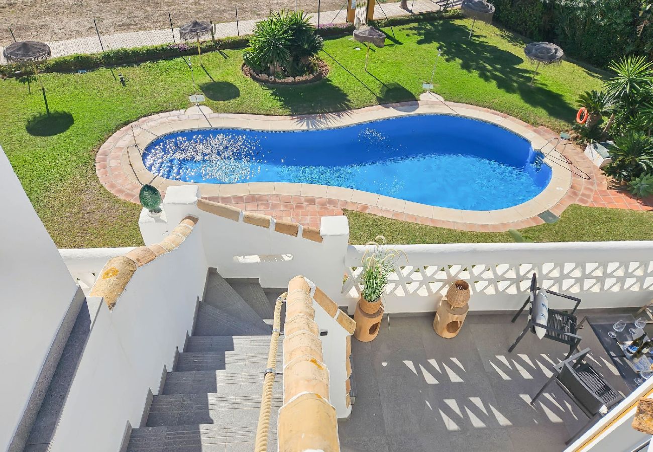 Apartamento en Mijas Costa - Ático en primera línea de playa con vistas al mar y barbacoa