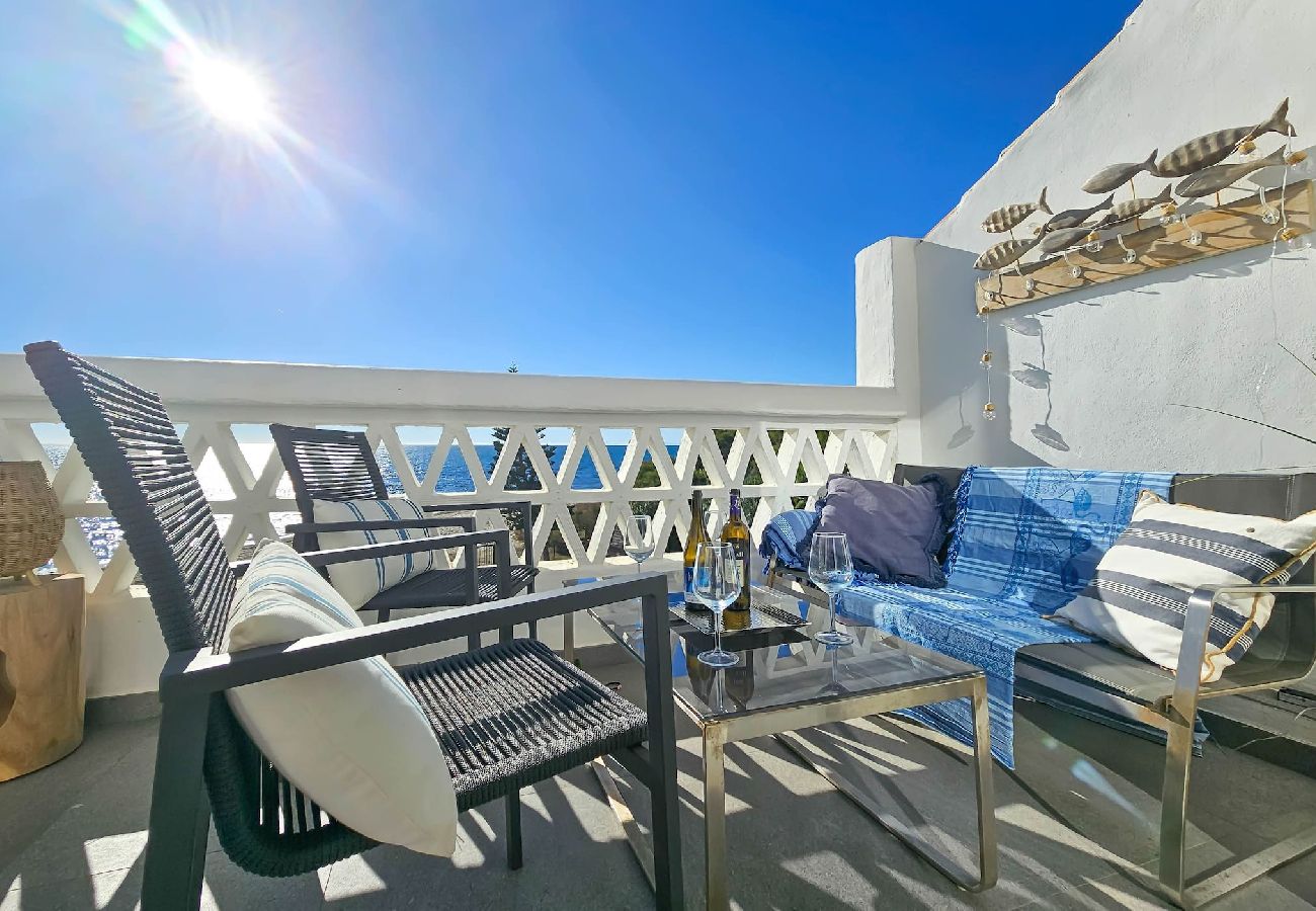 Apartamento en Mijas Costa - Ático en primera línea de playa con vistas al mar y barbacoa
