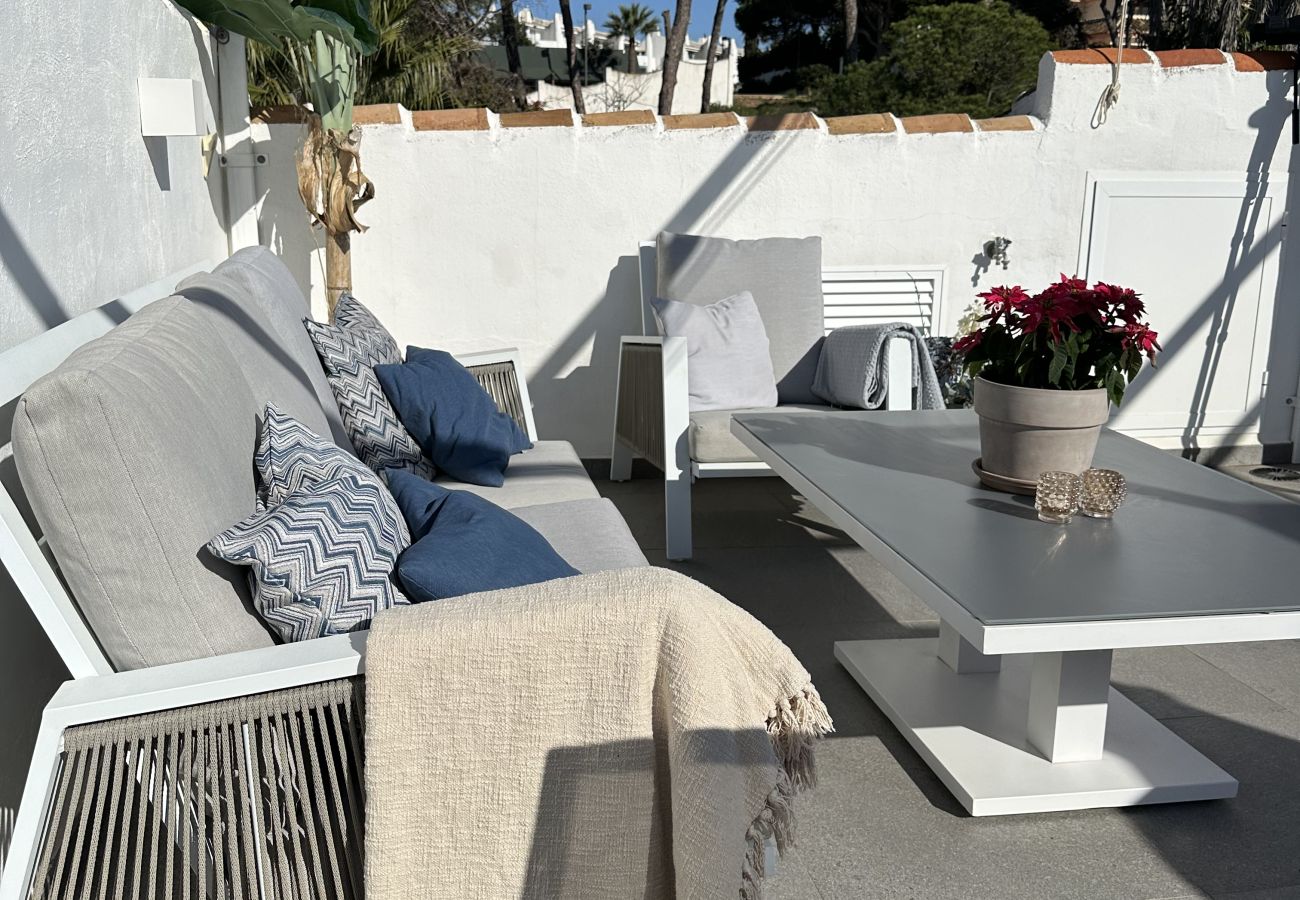 Apartamento en Mijas Costa - Ático en primera línea de playa con vistas al mar y barbacoa
