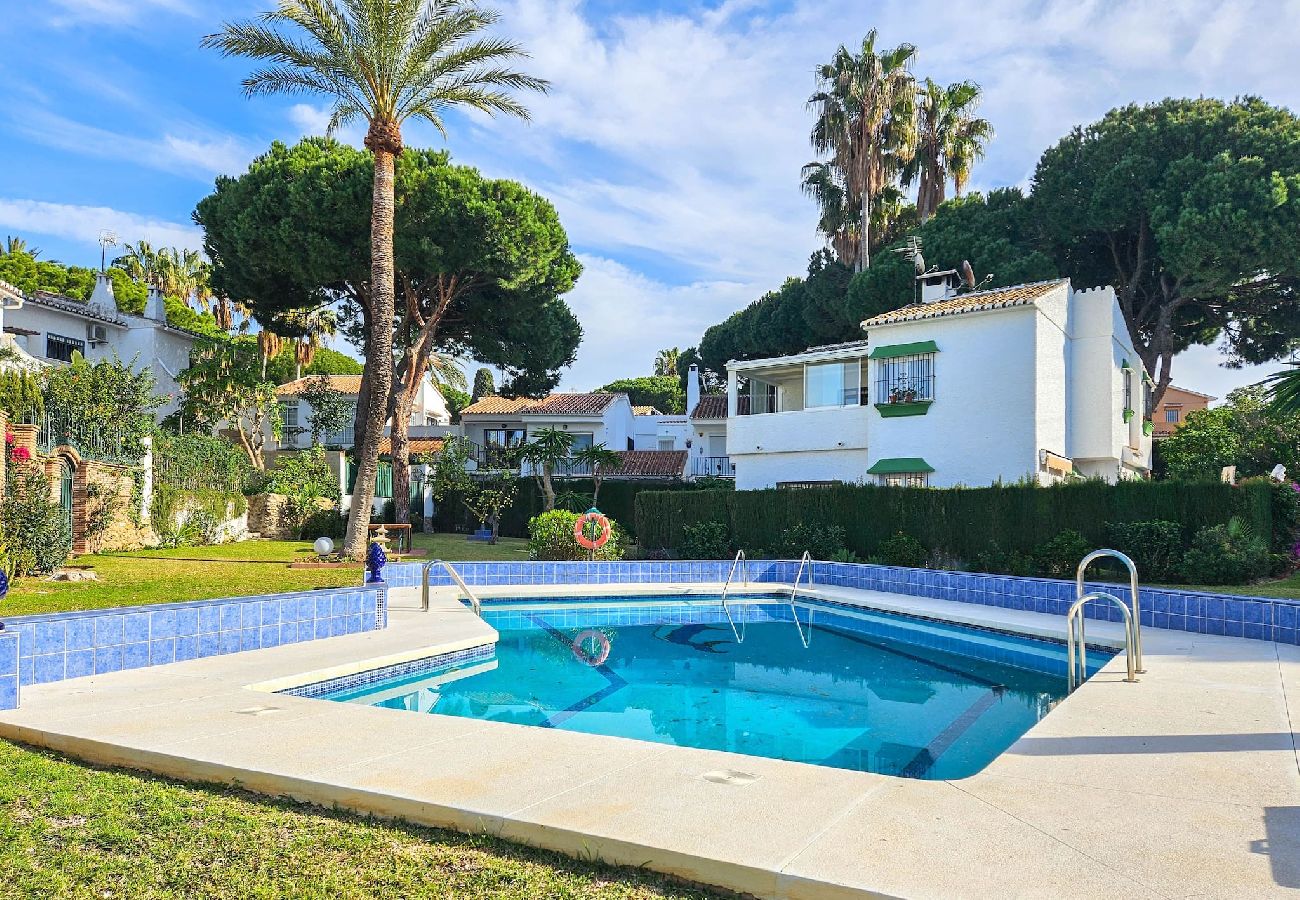 Casa adosada en Mijas Costa - Casa de dos dormitorios en Calahonda a solo 1 km de la playa