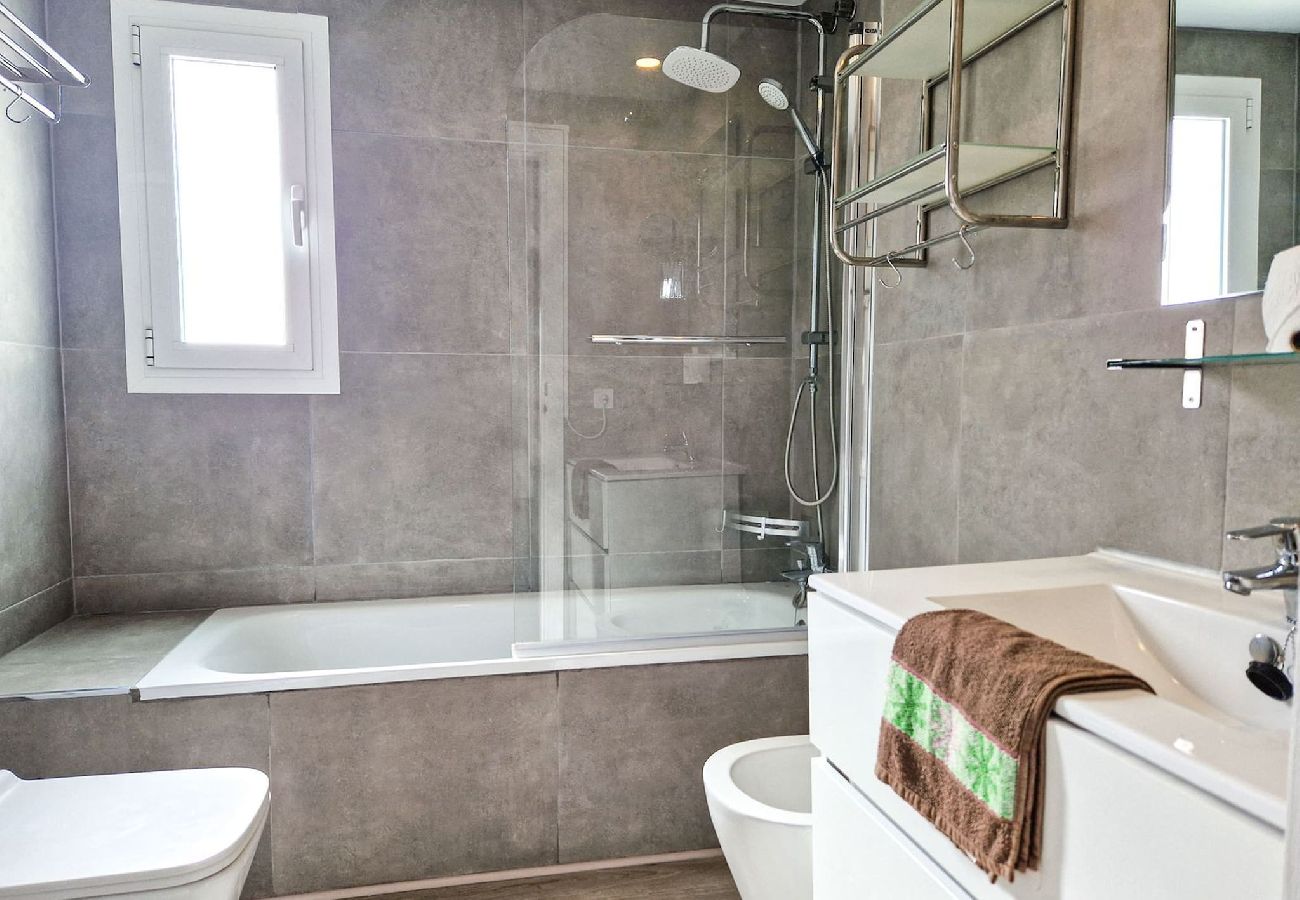 Apartamento en El Faro - Apartamento con vistas al mar Wyndham Resort cerca de la playa