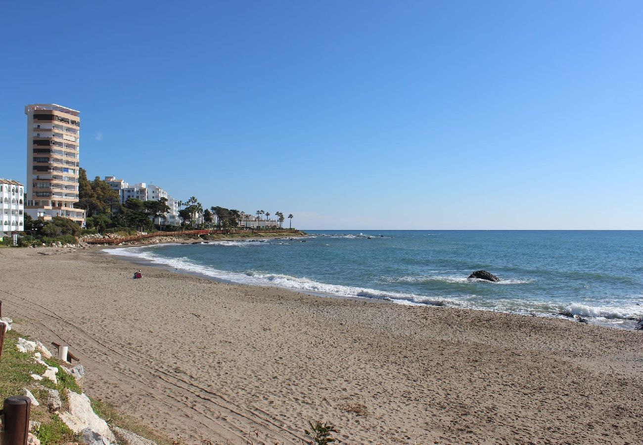 Apartamento en Mijas Costa - Apartamento de 2 dormitorios recientemente renovado Miraflores con vistas al mar
