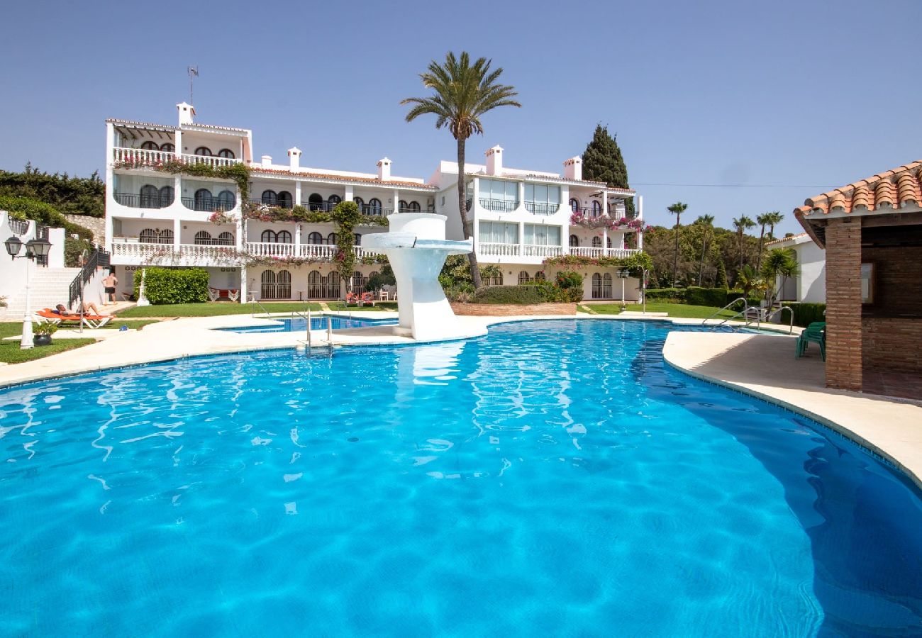 Apartamento en Mijas Costa - Apartamento de 2 dormitorios recientemente renovado Miraflores con vistas al mar
