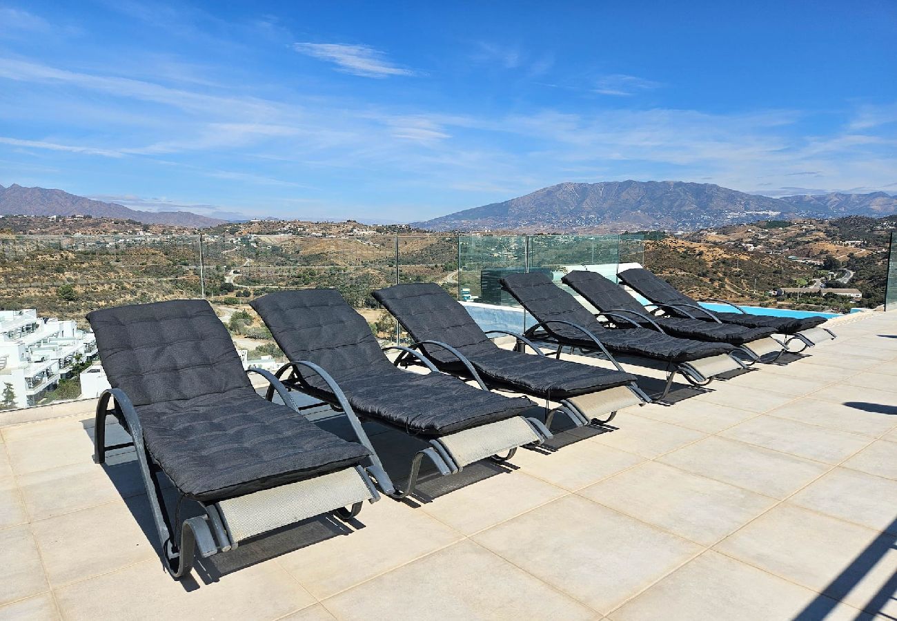 Apartamento en La Cala de Mijas - Ático con 2 grandes terrazas y una pequeña piscina 